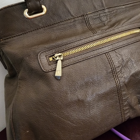 Handbag - Picture 8 of 16